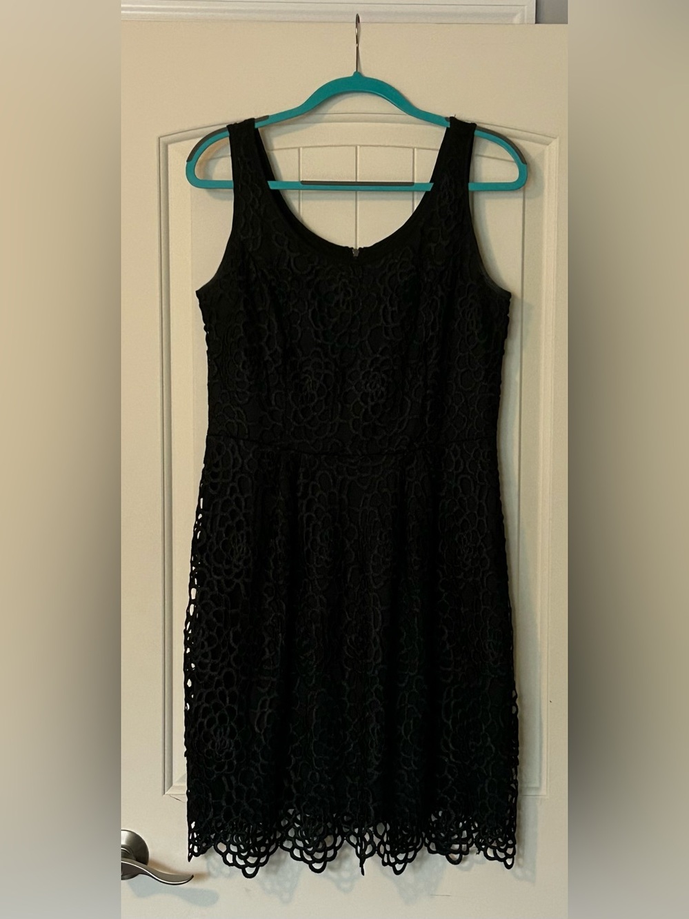 Black Sleeveless Lace Midi Dress